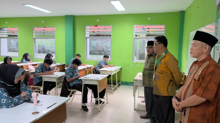 Kemenag Sintang Tinjau Asesmen  MAN 1 Sintang