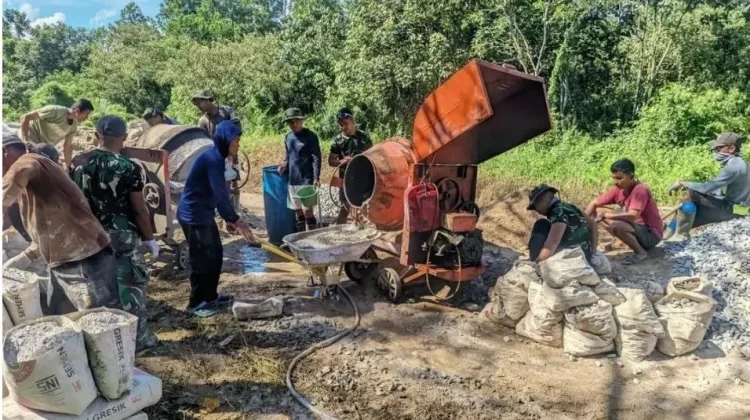 Progres Pesat, Rabat Beton TMMD ke-127 Kodim Sintang Segera Rampung