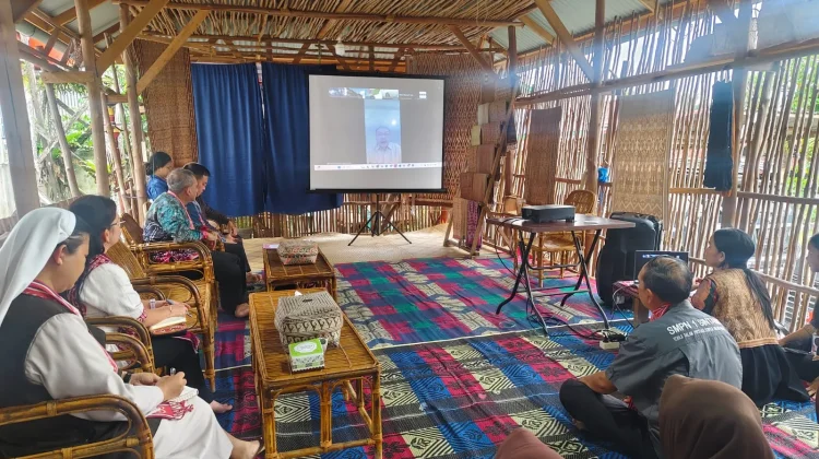 Sekolah Budaya Kain Pantang Wadah Regenerasi Penenun di Sintang