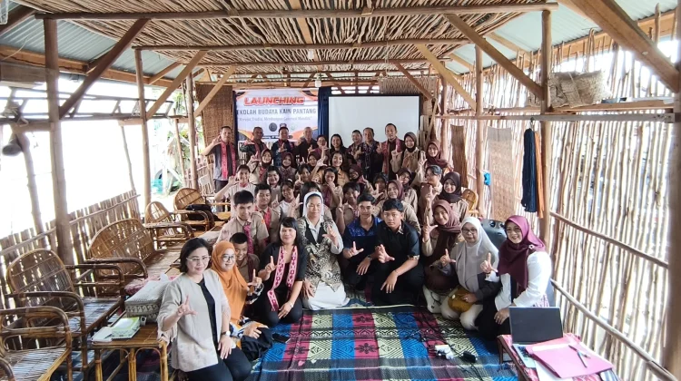 Cegah Diklaim Daerah Lain, Pemkab Sintang Kawal HAKI Kain Pantang