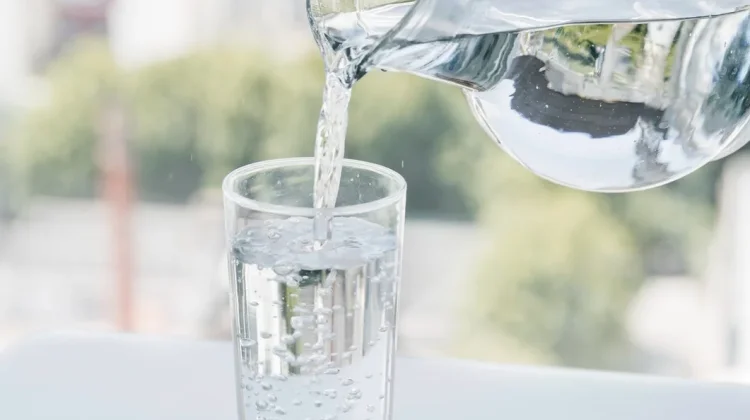 Pentingnya Minum Air Putih saat Berbuka Puasa
