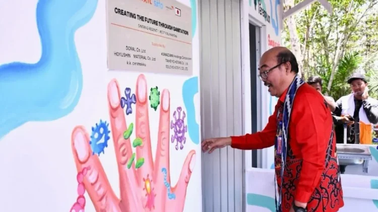 Sekda Sintang: Kunci Kesehatan Keluarga Dimulai dari Toilet yang Bersih