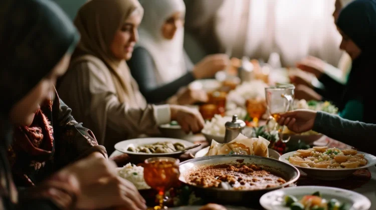 Tips Menjaga Kesehatan saat Menyantap Hidangan Lebaran