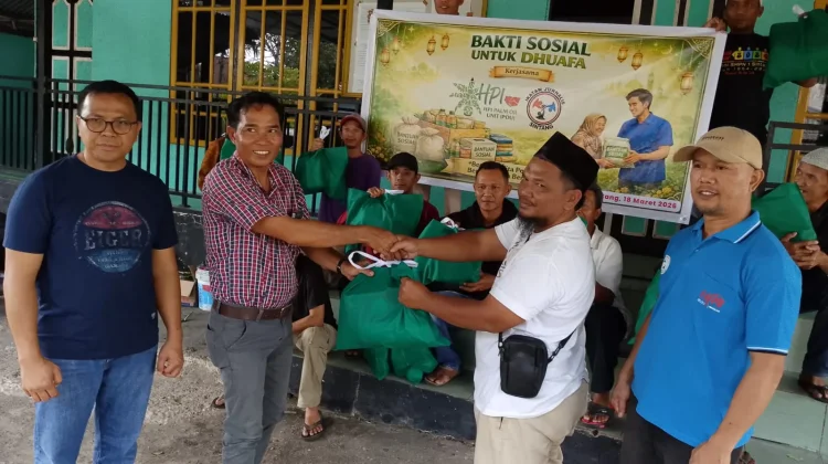 Ramadhan Berbagi, PT Duta Agro Prima dan Jurnalis Sintang Salurkan Bantuan