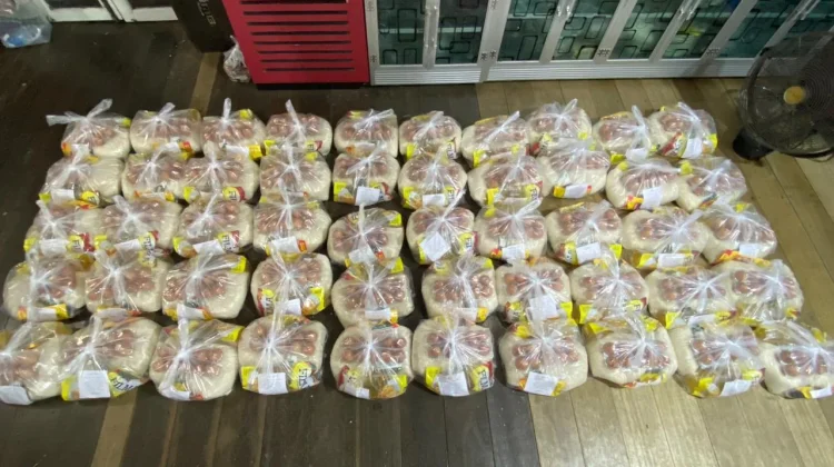 Waktunya Berbagi Salurkan Puluhan Paket Sembako