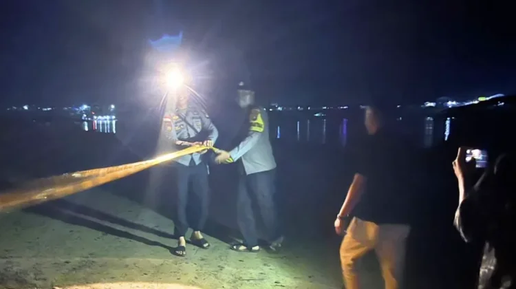 Fenomena Kemunculan Api di Pasir Tepian Sungai Kapuas
