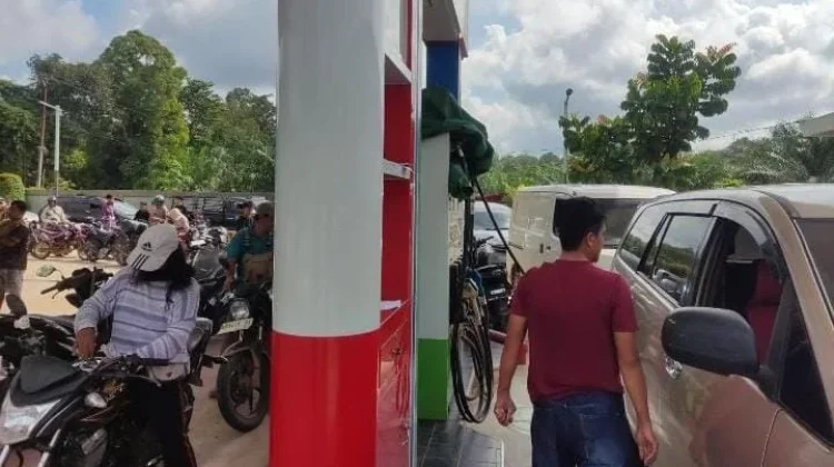 Pastikan Arus Lebaran Lancar, Polsek Nanga Taman Lakukan Pengamanan di SPBU
