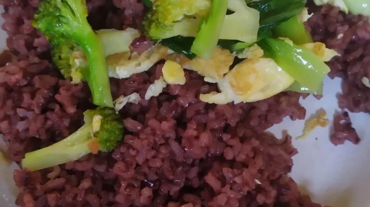 Manfaat Beras Merah untuk Diet dan Tips Aman Mengkonsumsinya