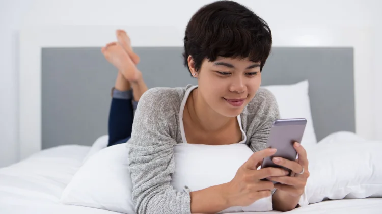 Tips Mengurangi Kebiasaan Main HP di Pagi Hari