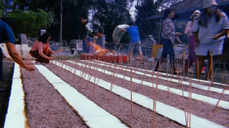 Mengenal Sembayang Kubur, Tradisi Masyarakat Tionghoa