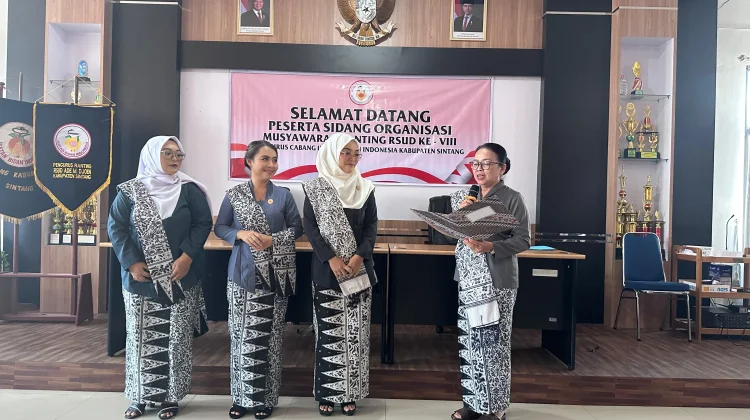 Srihayati Nur Handayani Terpilih Jadi Ketua IBI RSUD Sintang