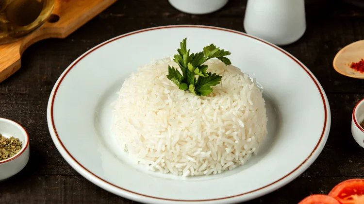 Nasi Dingin dan Nasi Hangat, Ini Perbedaannya bagi Tubuh