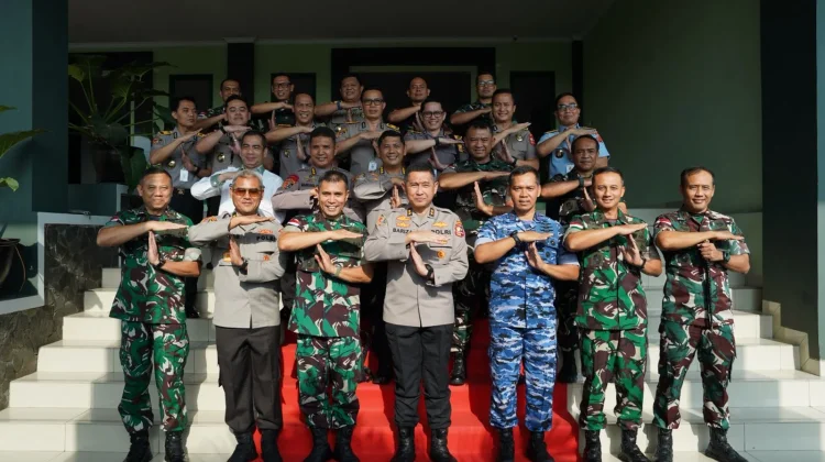 Danrem 121/Abw  Dampingi Pangdam XII/Tpr Terima Kunjungan Siswa Sespimti Polri