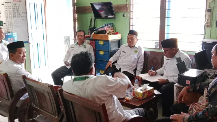 Kakan Kemenag Sintang, Lakukan Monitoring ke MTs Sabilal Muttaqin
