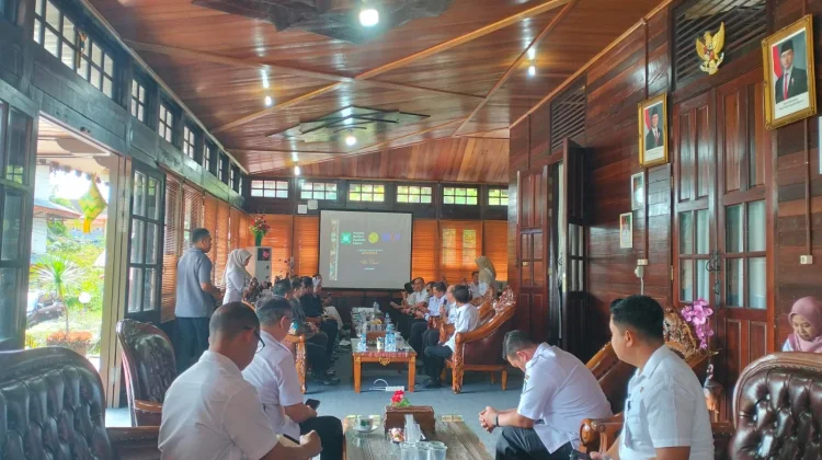Tim Rumah Sakit  NMCC Malaysia Kunjungi Sintang