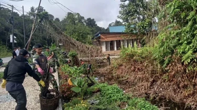Kodim 1205/Sintang Ambil Bagian dalam Gerakan Sintang Asri di Kawasan Hutan Wisata