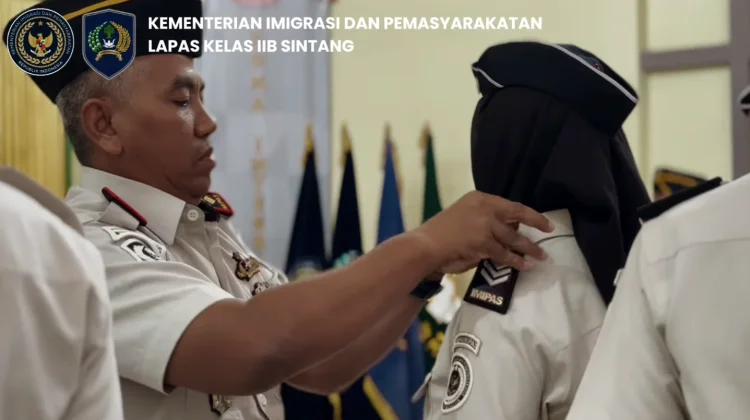 Puluhan Petugas Lapas IIB Sintang Menerima Kenaikan Pangkat