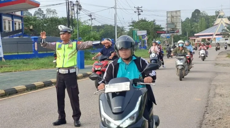Cegah Lakalantas, Polres Sekadau Atur Lalu Lintas