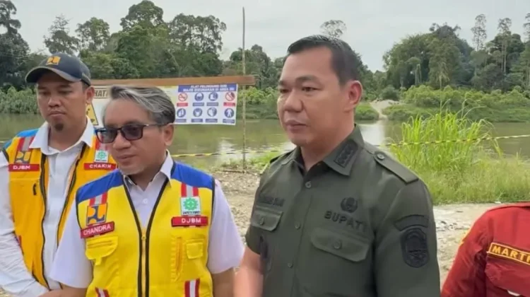 Jembatan Gantung untuk Pengendara Sepeda Motor di Kapuas Hulu Rampung Akhir 2026