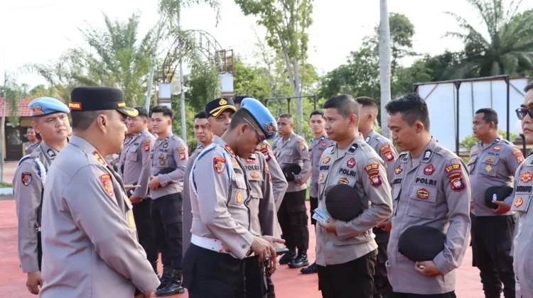 Cegah Judi Online, Propam Polda Kalbar Cek Handphone Personel