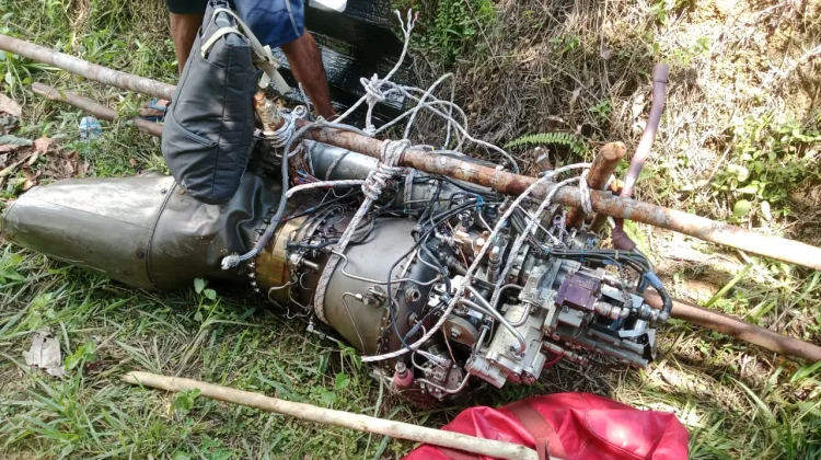 Mesin Helikopter PK-CFX Dievakuasi dari Lokasi Jatuh di Nanga Taman