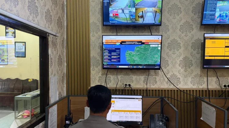 Layanan Hotline Polri 110 Polres Melawi Siagakan Sembilan Operator Selama 24 Jam