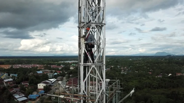 Prosedur Aman Memanjat Tower, Pekerja Wajib Patuhi Standar Keselamatan