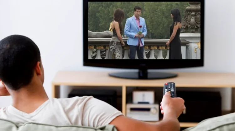 Kenapa Kita Lebih Nyaman Nonton daripada Baca?