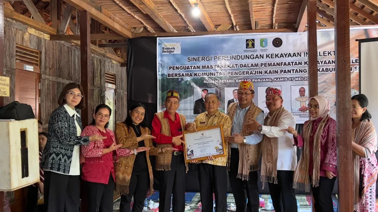 Kemenkum Tetapkan Rumah Belajar Kain Pantang sebagai Kawasan KI Komunal
