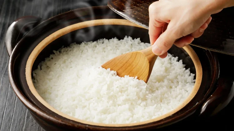 Cara Memasak Nasi Putih yang Pulen dan Enak