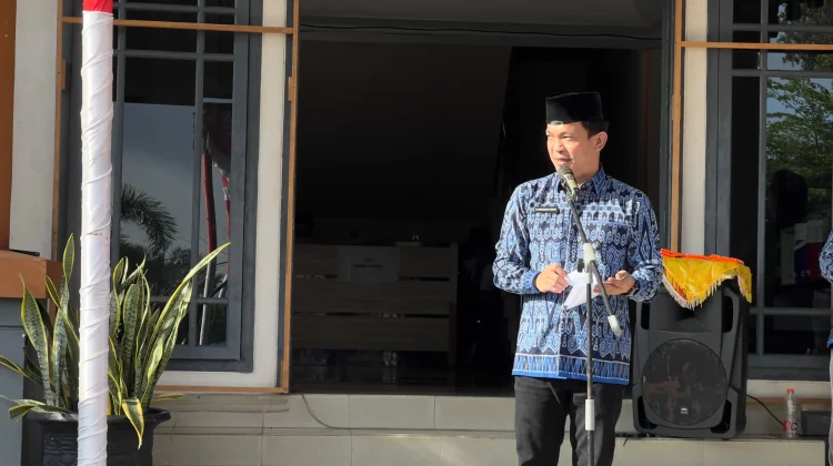 Wabup Sintang Ingatkan Jamaah Haji Jaga Kekompakan