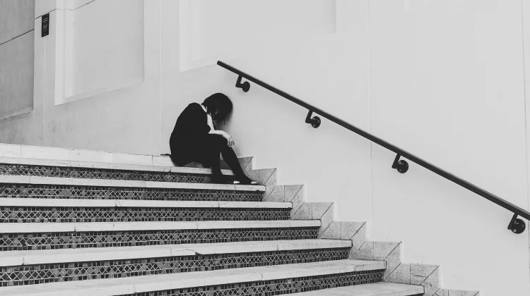 Mengenal Beragam Penyebab Depresi