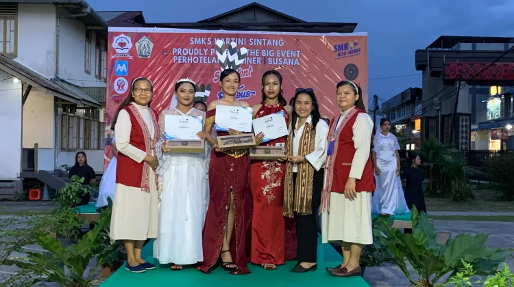 Galeri Kain Pantang Apresiasi Kualitas Karya Busana Siswa SMK Kartini
