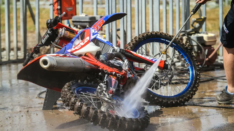 Tips Membuka Usaha Cuci Motor