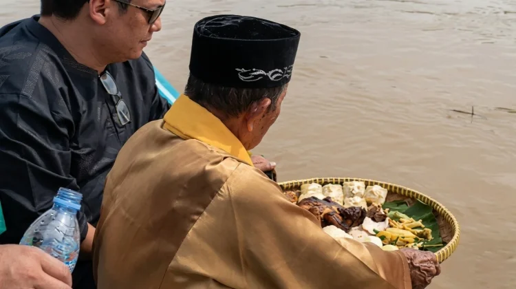 Peringati HUT 664, Kesultanan Sintang Gelar Umpan Benua