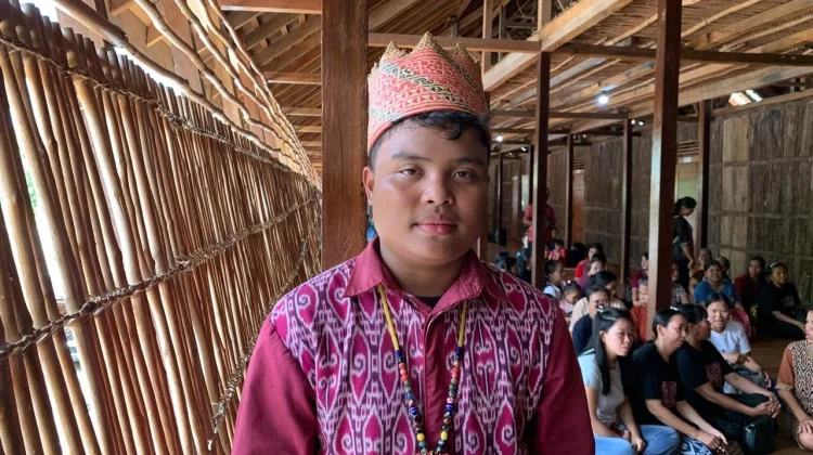 Toni, Pemuda yang Terus Melestarikan Tradisi Besampi