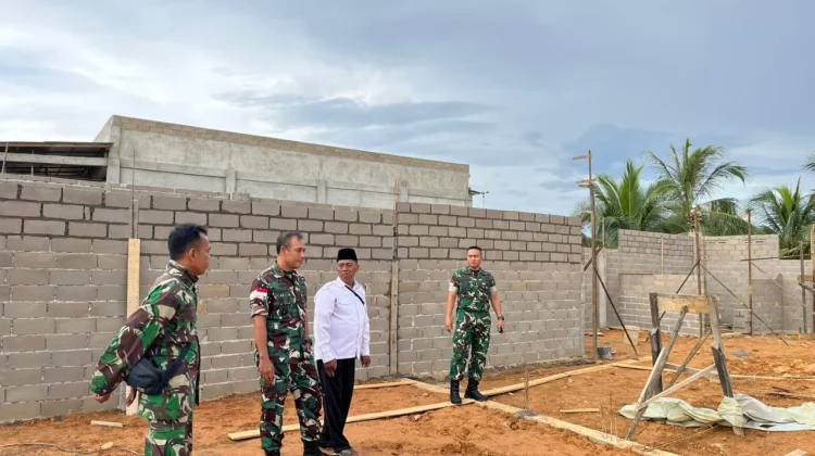Danrem 121/Abw Tinjau Progres Gerai KDKMP di Desa Peniti Luar, Mempawah