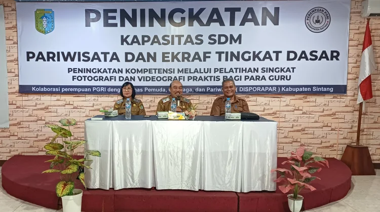 Sekda Sintang Ingatkan Guru Hadapi Tantangan AI dan Dunia Digital
