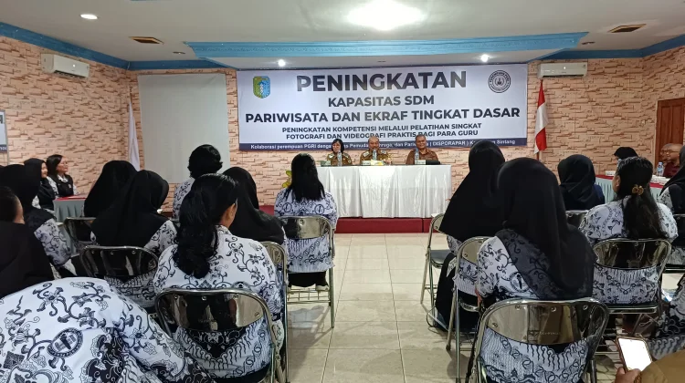 Sekda Sintang Ajak Guru Promosikan Wisata lewat Medsos