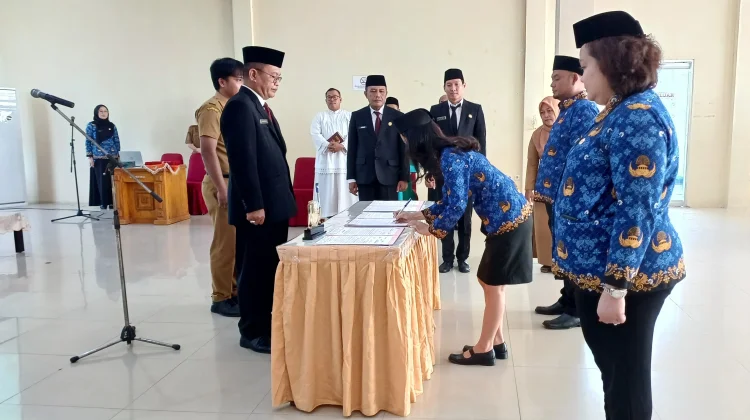Puluhan PPPK Sintang Resmi Dilantik dan Diambil Sumpah Jabatan