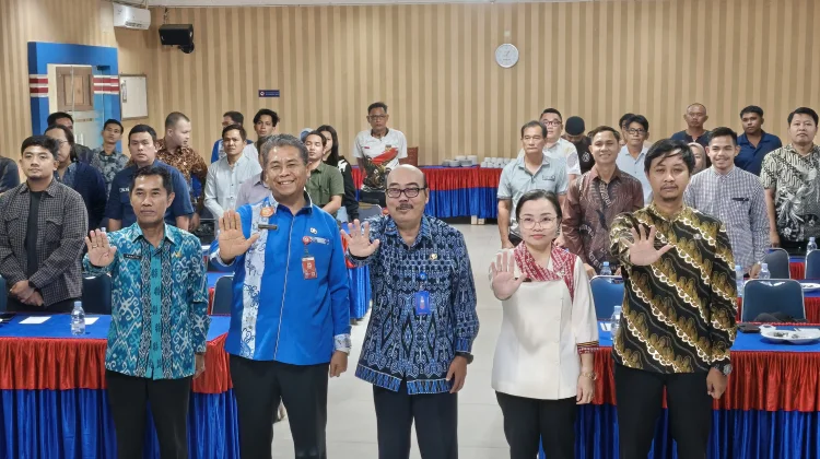 Sekda Sintang Larang Kontraktor Beli Material Ilegal