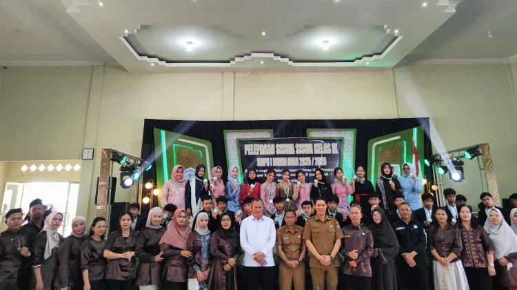 Pelepasan Siswa Kelas IX SMPN 1 Binjai Hulu Diwarnai Pesan Moral dan Disiplin