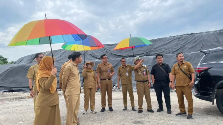 Sekda Sintang Pimpin Tim Kaji Terap Sanitary Landfill ke TPA Batulayang