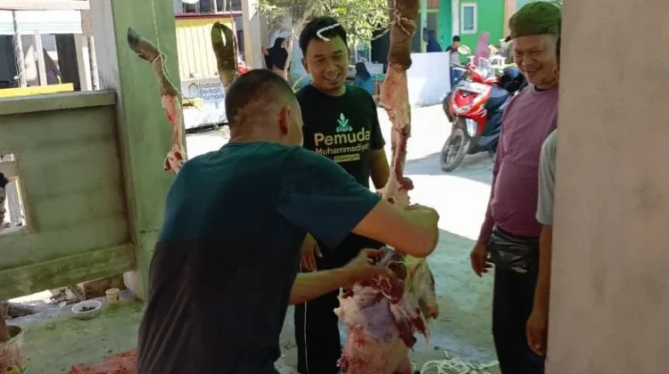 Yayasan Ar Rayyan Salsabila Sekadau Sembelih Lima Hewan Kurban