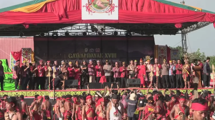 Melalui Gawai Dayak ke-XVIII, DAD Melawi Ajak Masyarakat Dayak Jaga Kekompakan