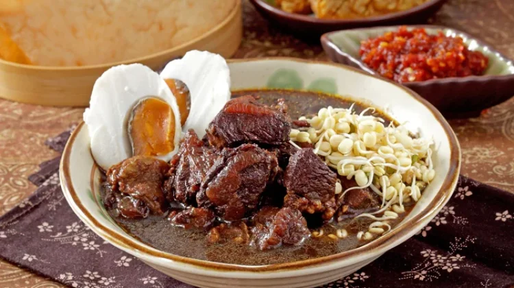 Tips Memasak Rawon agar Hitam Pekat Enak dan Sehat