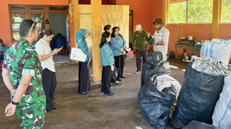 TP PKK Sintang Dukung TPS3R Jadi Pusat Edukasi Pengelolaan Sampah
