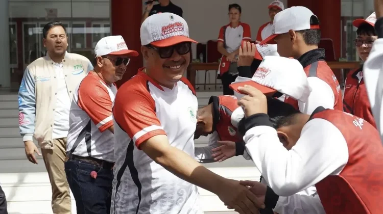 Sekda Kapuas Hulu Resmi Melepas Kontingan POPDA ke Pontianak