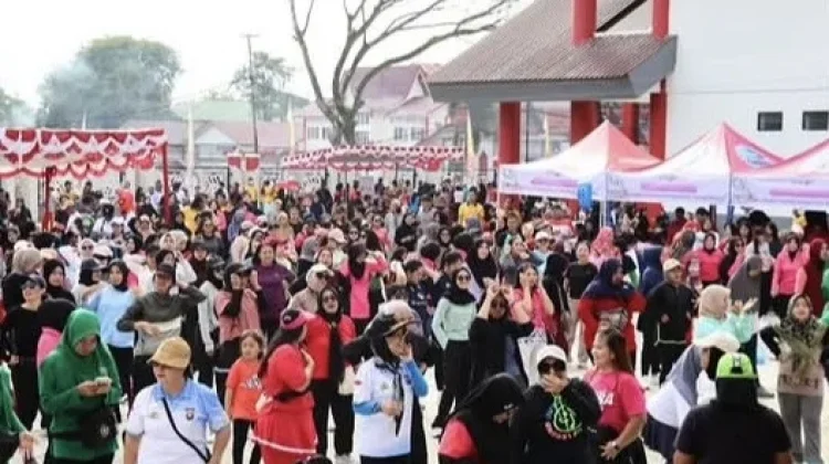 Meriahkan HUT Bhayangkara ke-80 Polres Kapuas Hulu Adakan Jalan Sehat dan Senam