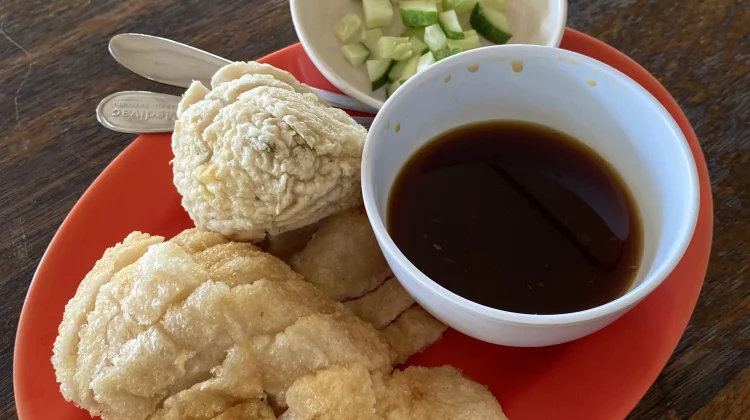 Menggoda Selera! Rahasia Kelezatan di Balik Sepiring Pempek